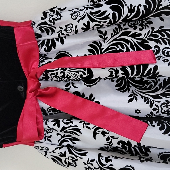 Jona Michelle Black, White & Red Formal Dress 2T - Picture 6 of 11